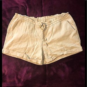 Women’s Linen Shorts